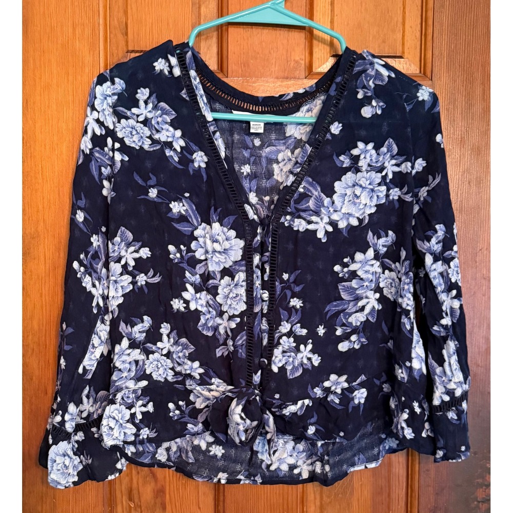 American Eagle Floral Tie Front Blouse Blue White Crochet Trim Long Sleeve M